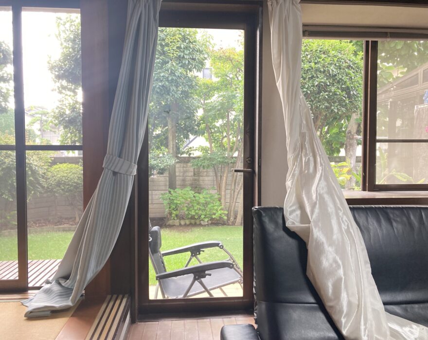 K様リビング東ドア